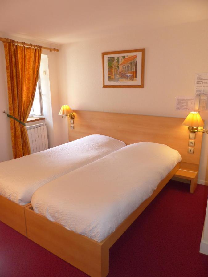 Hotel Logis Auberge De L'Isard Saint-Lary-Soulan Exterior foto