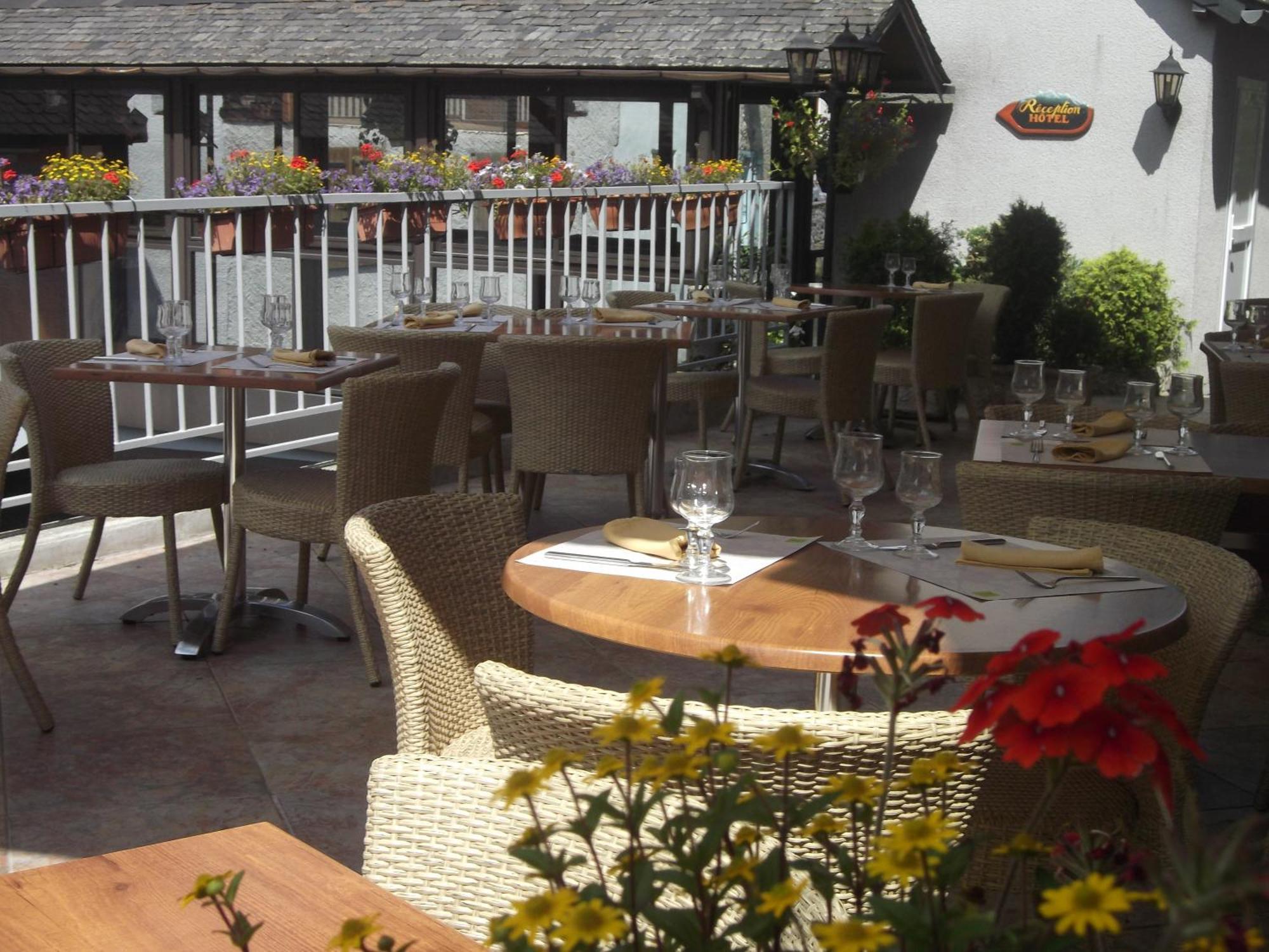 Hotel Logis Auberge De L'Isard Saint-Lary-Soulan Exterior foto